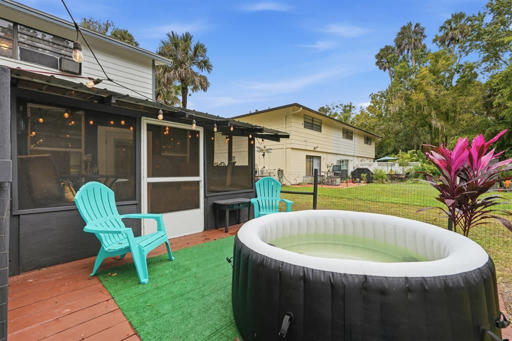 На продажу: $245,000 (2 спален, 1 ванн, 1200 Квадратных фут)