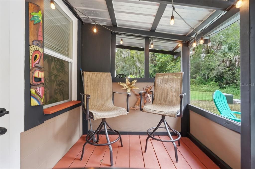 На продажу: $245,000 (2 спален, 1 ванн, 1200 Квадратных фут)