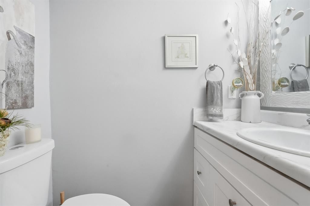 На продажу: $245,000 (2 спален, 1 ванн, 1200 Квадратных фут)