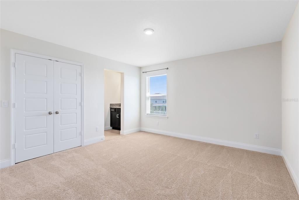 На продажу: $639,900 (5 спален, 3 ванн, 3211 Квадратных фут)