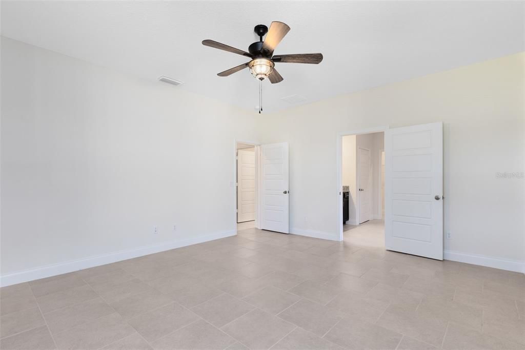 На продажу: $639,900 (5 спален, 3 ванн, 3211 Квадратных фут)