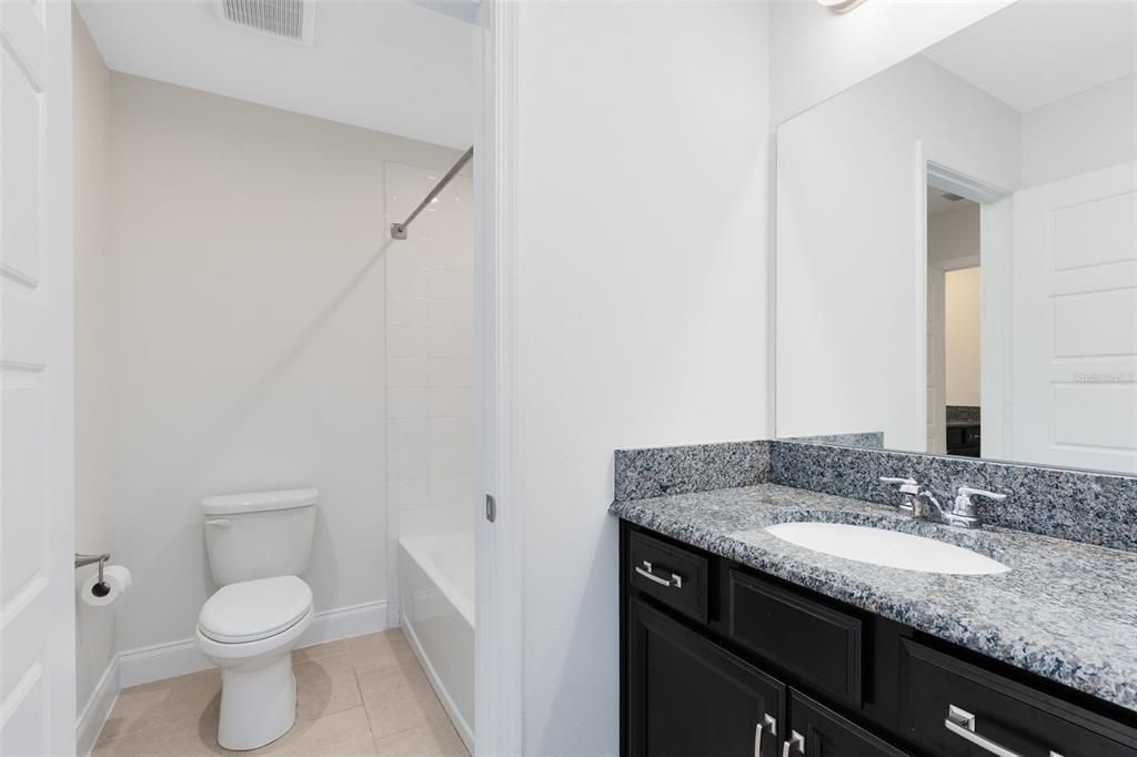 На продажу: $639,900 (5 спален, 3 ванн, 3211 Квадратных фут)