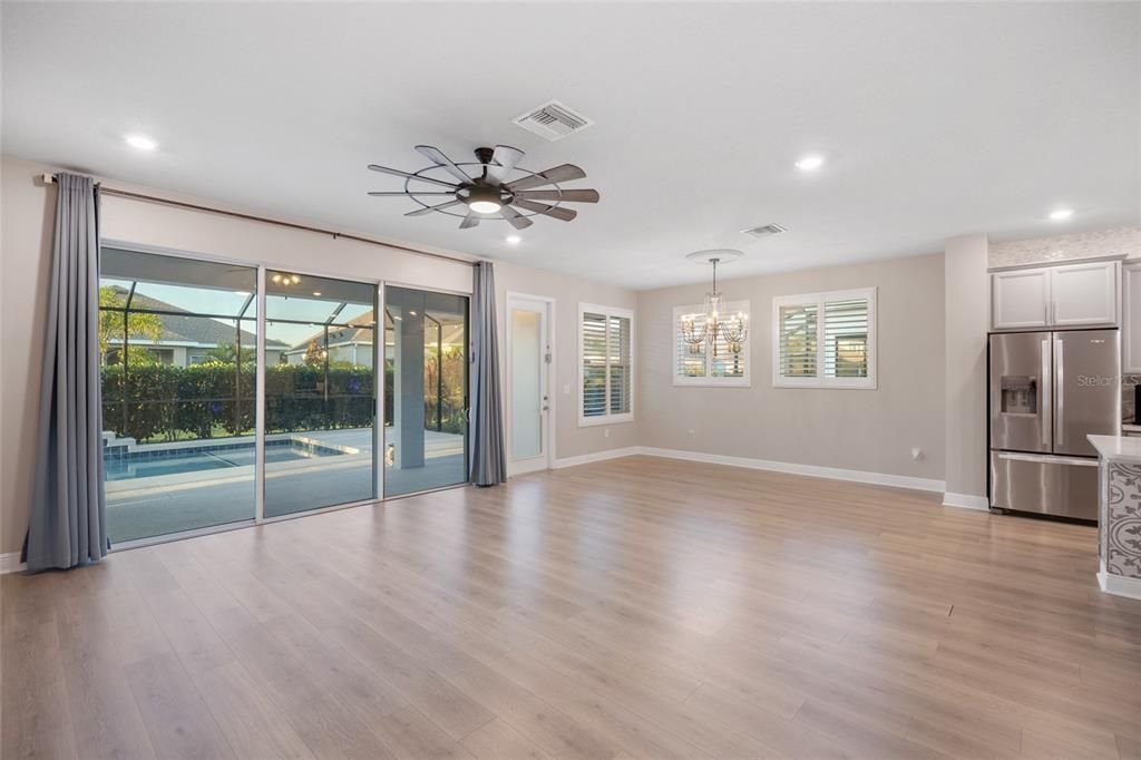 En Venta: $600,000 (4 camas, 3 baños, 2417 Pies cuadrados)