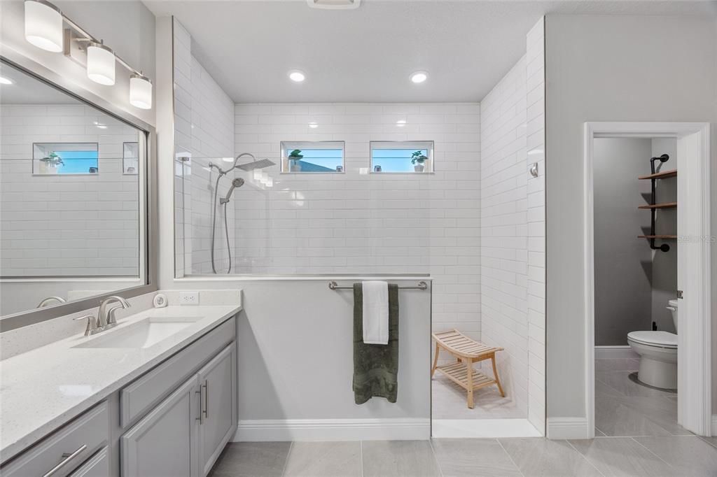 En Venta: $600,000 (4 camas, 3 baños, 2417 Pies cuadrados)