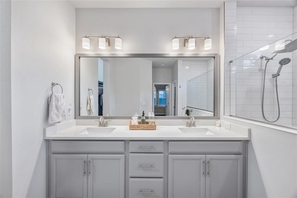 En Venta: $600,000 (4 camas, 3 baños, 2417 Pies cuadrados)