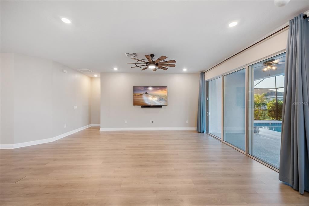 En Venta: $600,000 (4 camas, 3 baños, 2417 Pies cuadrados)