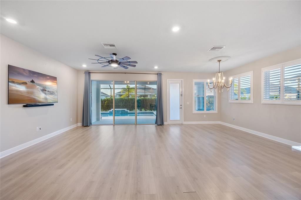 En Venta: $600,000 (4 camas, 3 baños, 2417 Pies cuadrados)