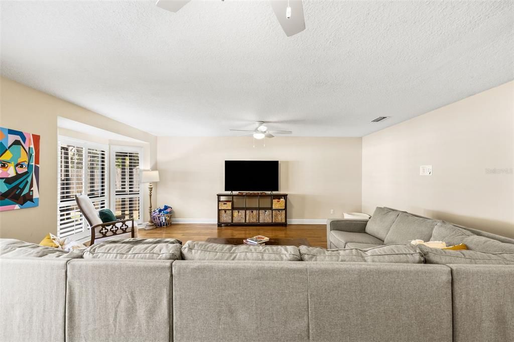 待售: $515,000 (4 贝兹, 2 浴室, 2146 平方英尺)