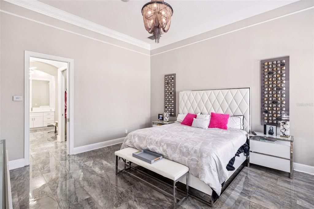 For Sale: $2,500,000 (6 beds, 5 baths, 5865 Square Feet)