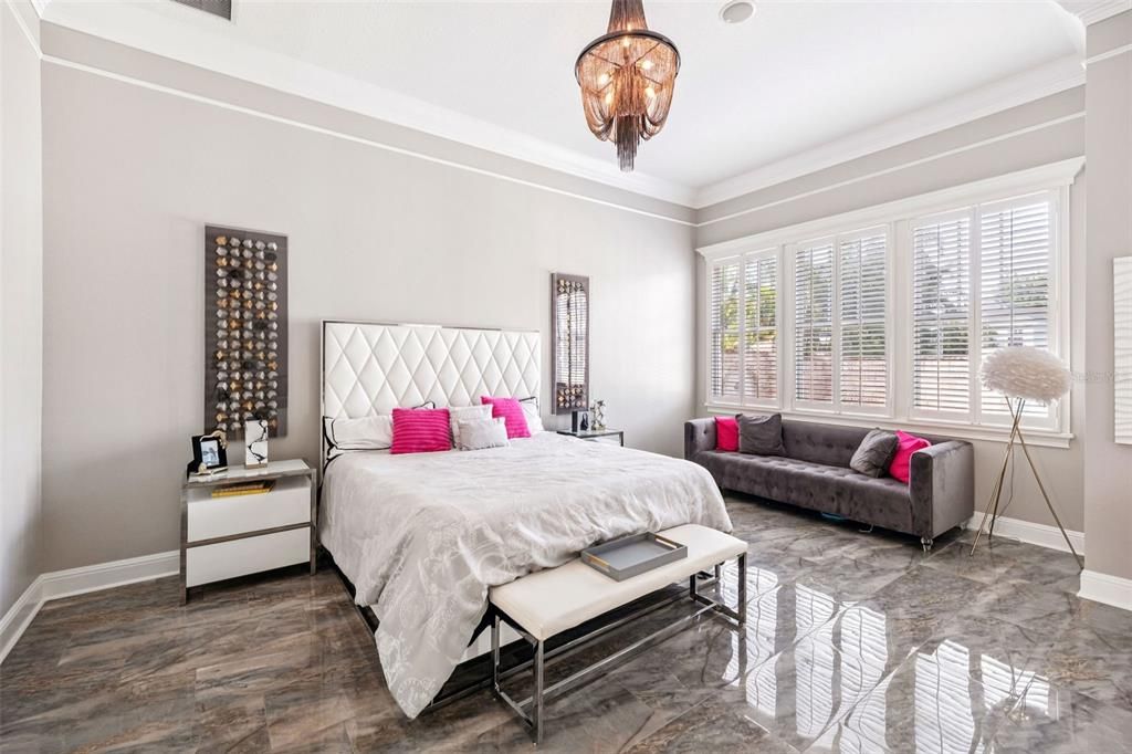 For Sale: $2,500,000 (6 beds, 5 baths, 5865 Square Feet)