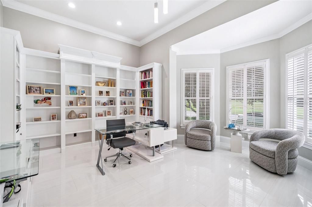 For Sale: $2,500,000 (6 beds, 5 baths, 5865 Square Feet)