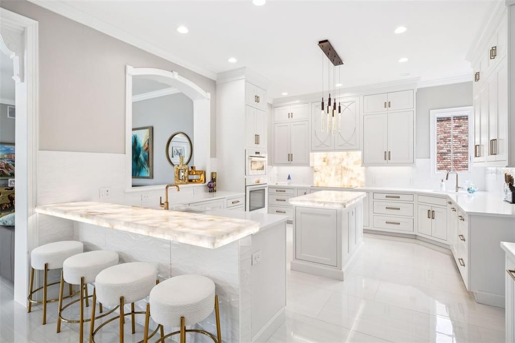 For Sale: $2,500,000 (6 beds, 5 baths, 5865 Square Feet)