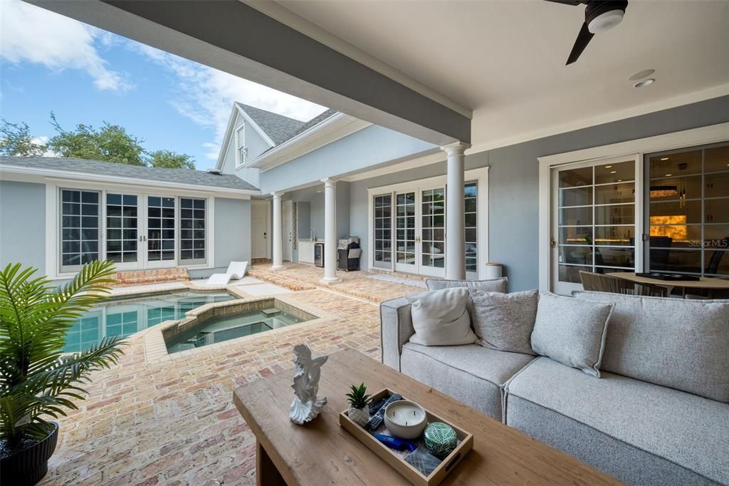 For Sale: $2,500,000 (6 beds, 5 baths, 5865 Square Feet)