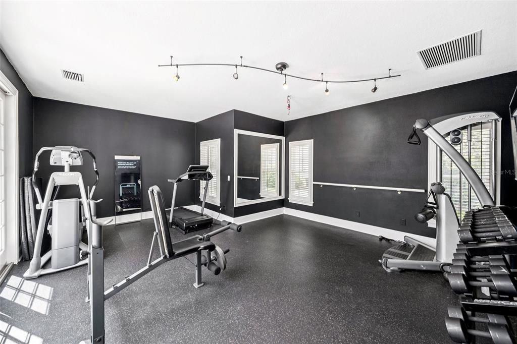 For Sale: $2,500,000 (6 beds, 5 baths, 5865 Square Feet)