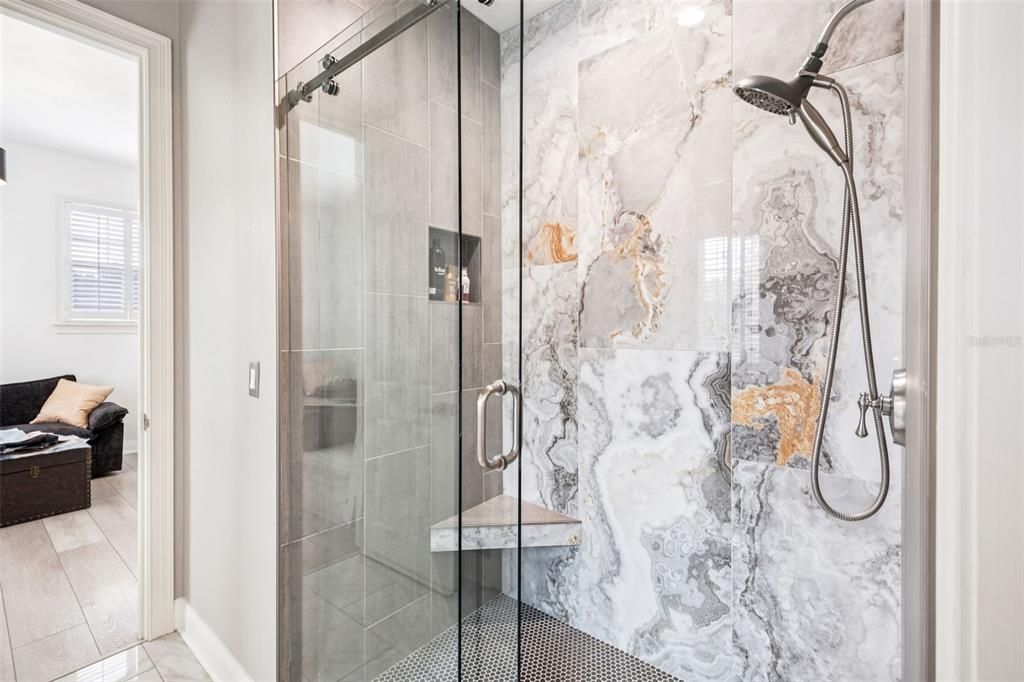 For Sale: $2,500,000 (6 beds, 5 baths, 5865 Square Feet)