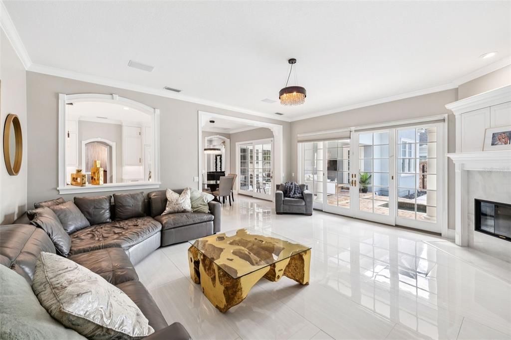 For Sale: $2,500,000 (6 beds, 5 baths, 5865 Square Feet)