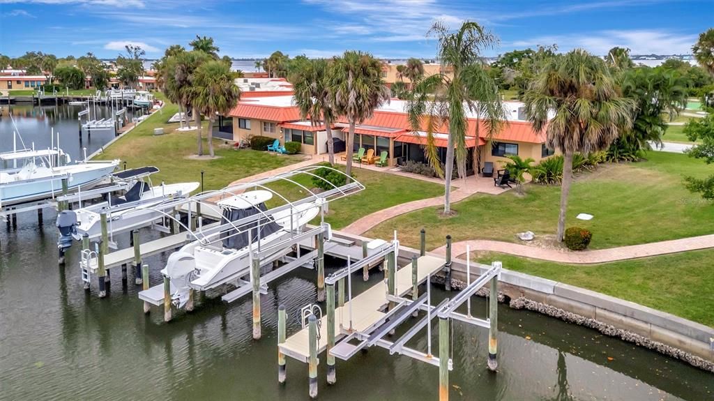 На продажу: $475,000 (2 спален, 2 ванн, 1008 Квадратных фут)