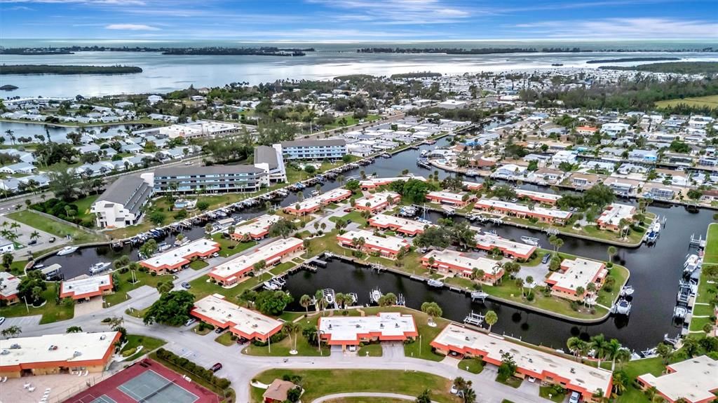 На продажу: $475,000 (2 спален, 2 ванн, 1008 Квадратных фут)