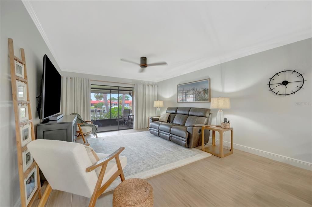 На продажу: $475,000 (2 спален, 2 ванн, 1008 Квадратных фут)