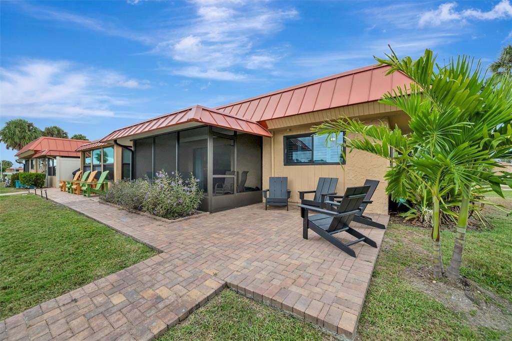 На продажу: $475,000 (2 спален, 2 ванн, 1008 Квадратных фут)