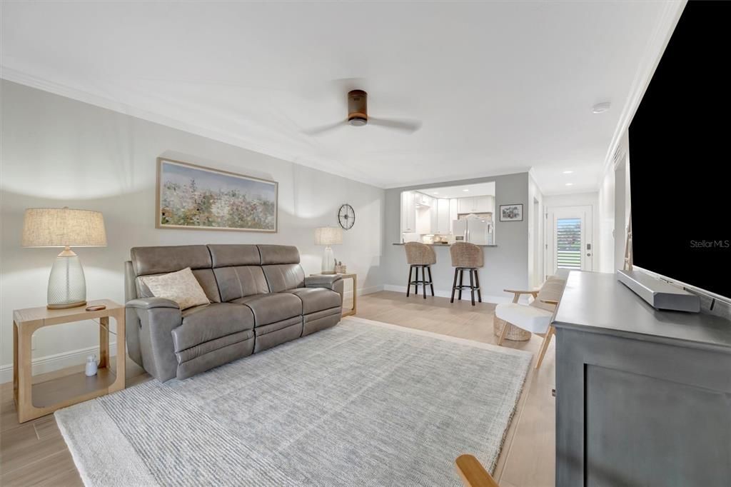 На продажу: $475,000 (2 спален, 2 ванн, 1008 Квадратных фут)