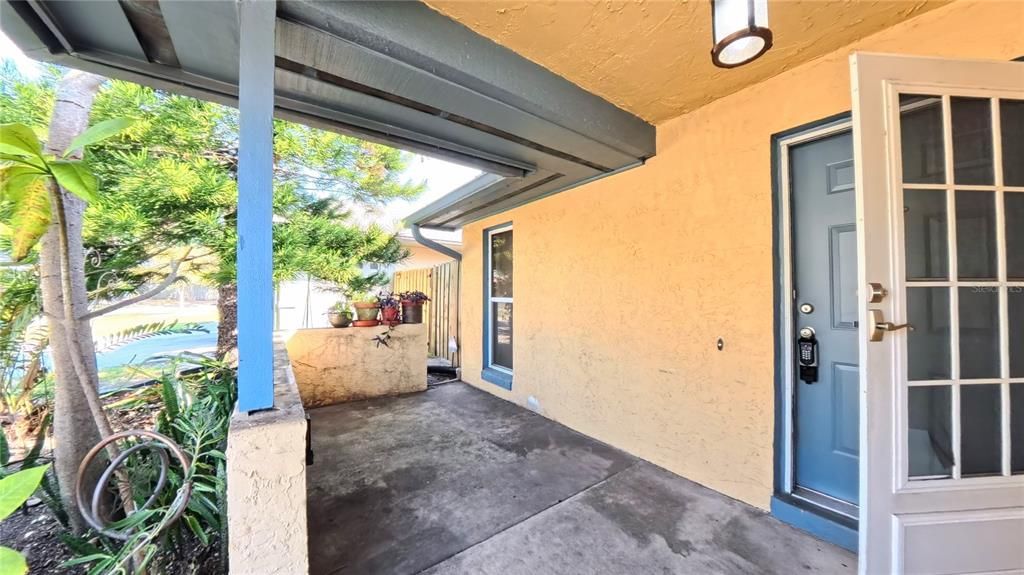 Active With Contract: $325,000 (2 beds, 2 baths, 1813 Square Feet)