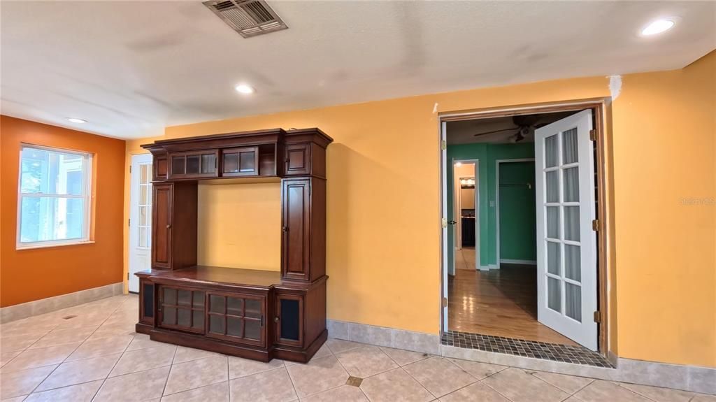 Active With Contract: $325,000 (2 beds, 2 baths, 1813 Square Feet)