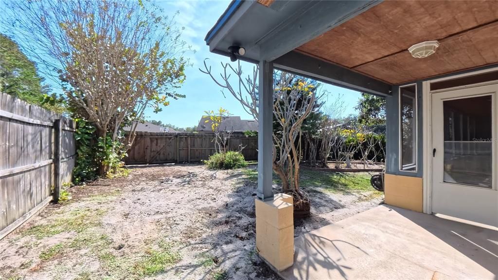 Active With Contract: $325,000 (2 beds, 2 baths, 1813 Square Feet)