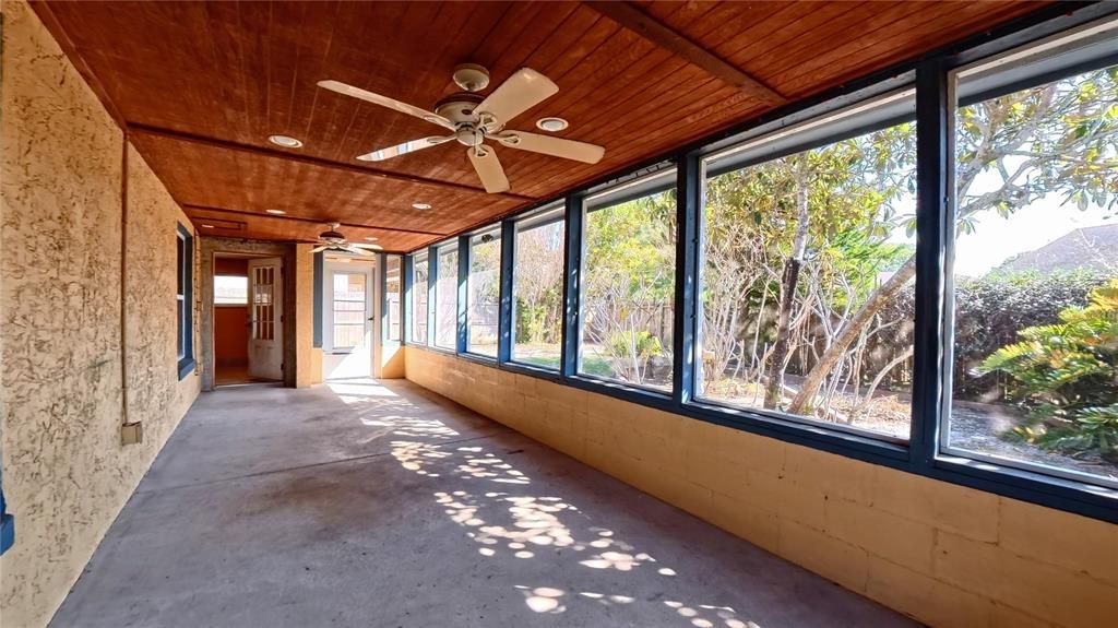 Active With Contract: $325,000 (2 beds, 2 baths, 1813 Square Feet)