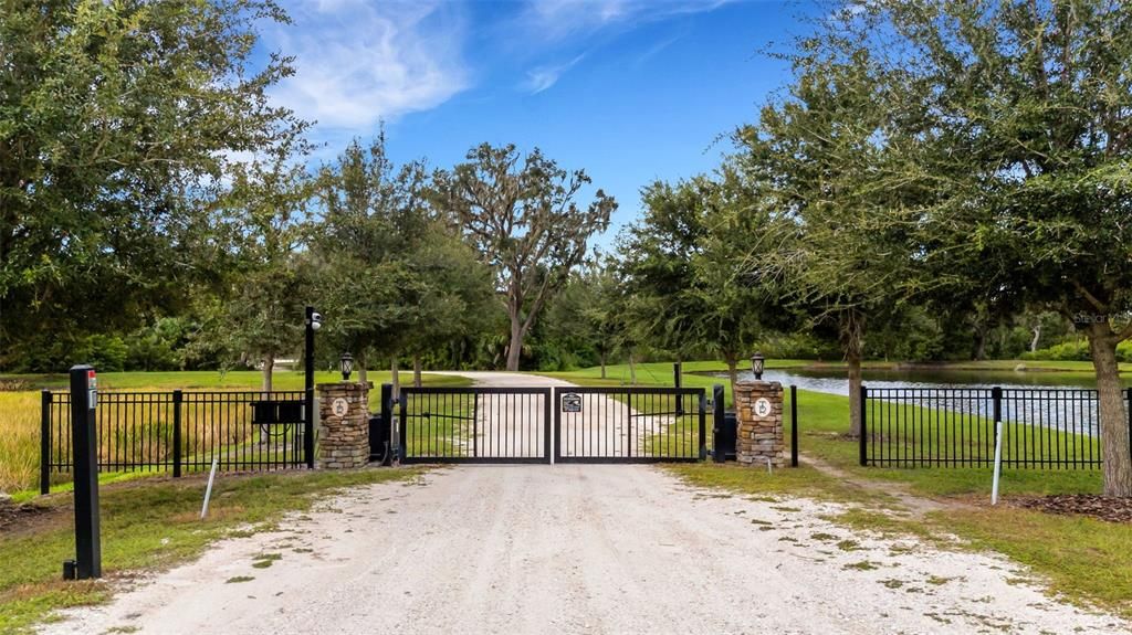 For Sale: $975,000 (3 beds, 3 baths, 3182 Square Feet)