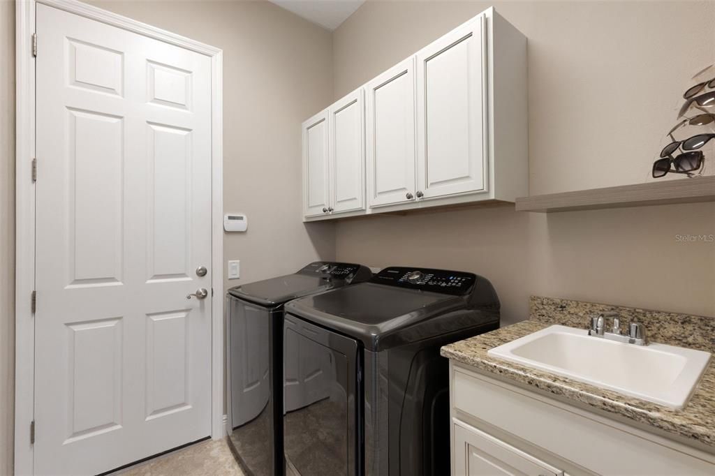 For Sale: $975,000 (3 beds, 3 baths, 3182 Square Feet)