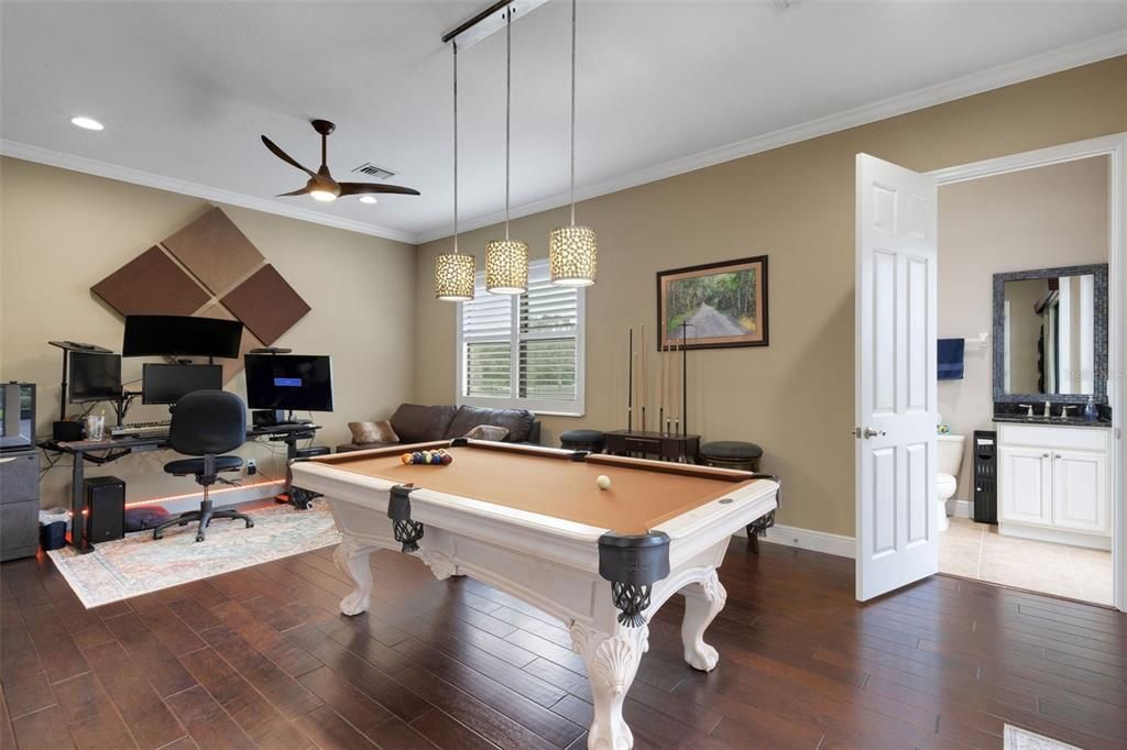 For Sale: $975,000 (3 beds, 3 baths, 3182 Square Feet)