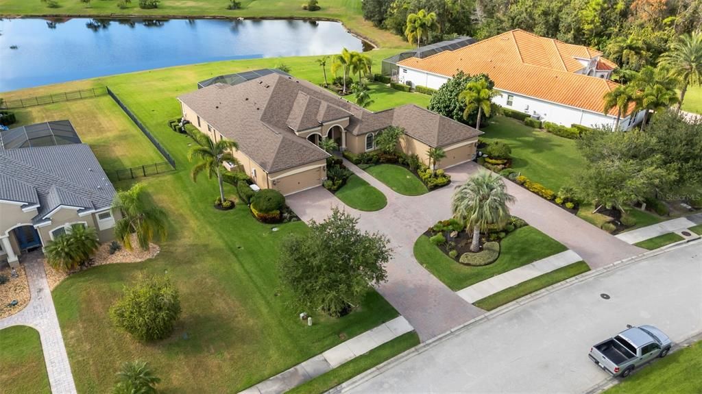 For Sale: $975,000 (3 beds, 3 baths, 3182 Square Feet)