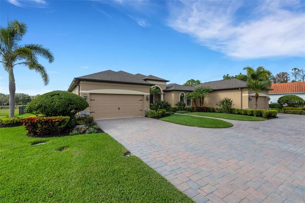 For Sale: $975,000 (3 beds, 3 baths, 3182 Square Feet)