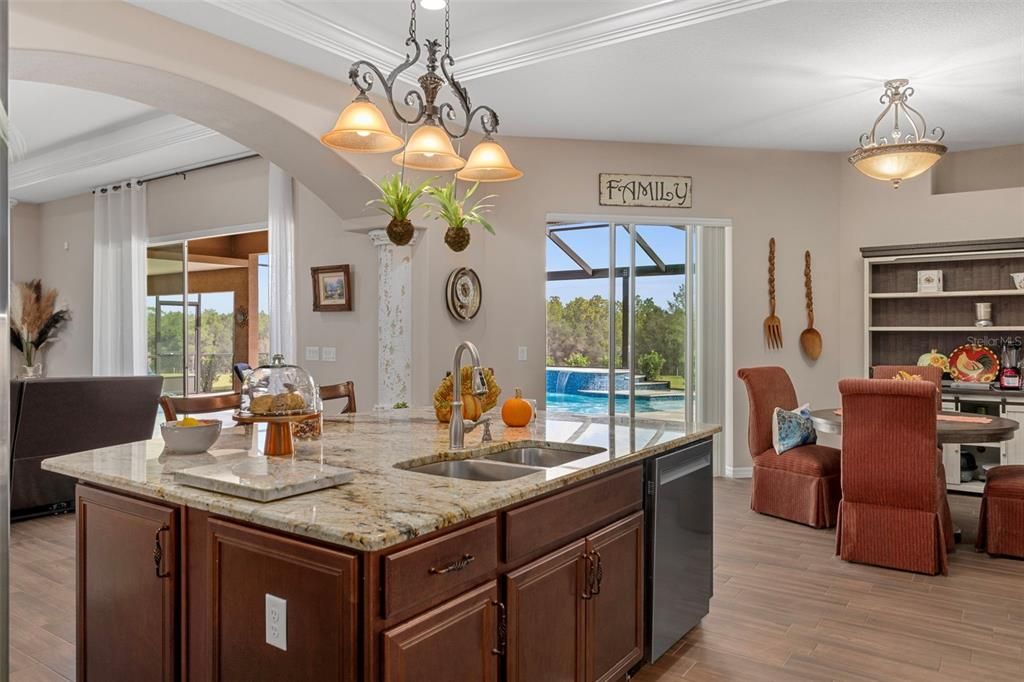 待售: $1,250,000 (4 贝兹, 3 浴室, 3589 平方英尺)