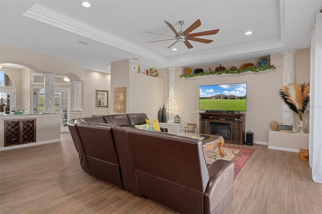 待售: $1,250,000 (4 贝兹, 3 浴室, 3589 平方英尺)