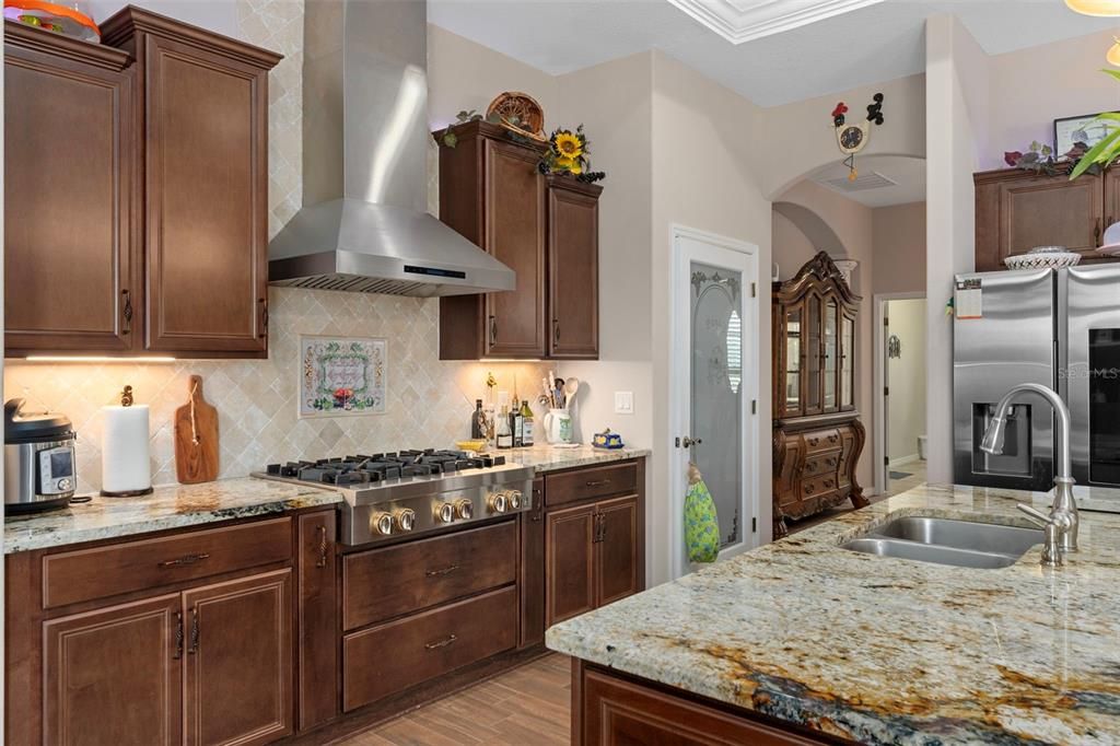 待售: $1,250,000 (4 贝兹, 3 浴室, 3589 平方英尺)