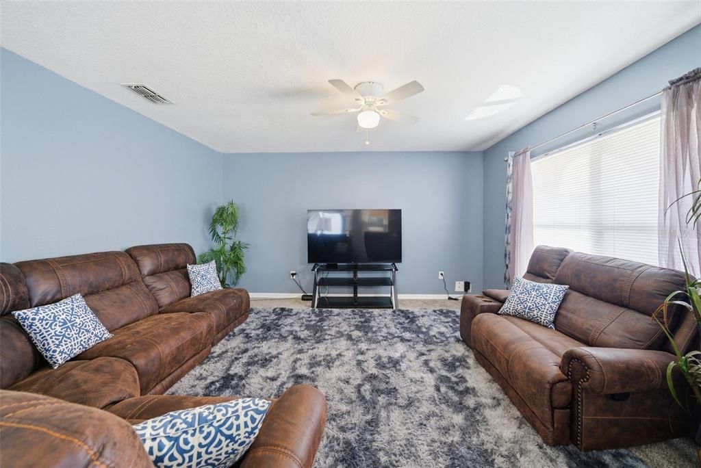 待售: $294,000 (3 贝兹, 2 浴室, 1188 平方英尺)