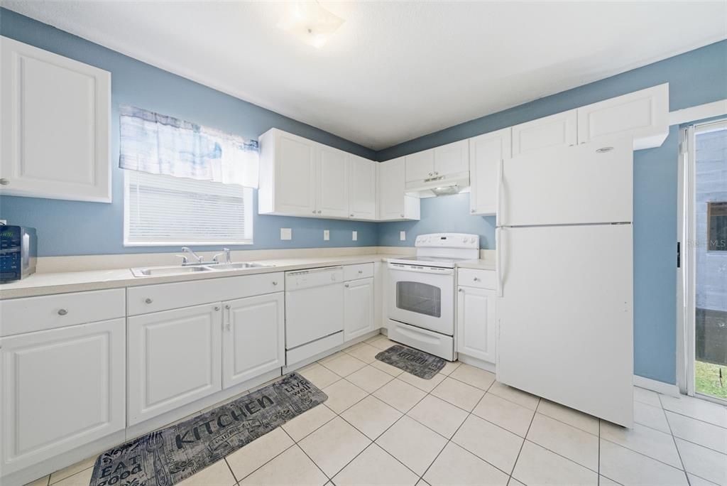 待售: $294,000 (3 贝兹, 2 浴室, 1188 平方英尺)