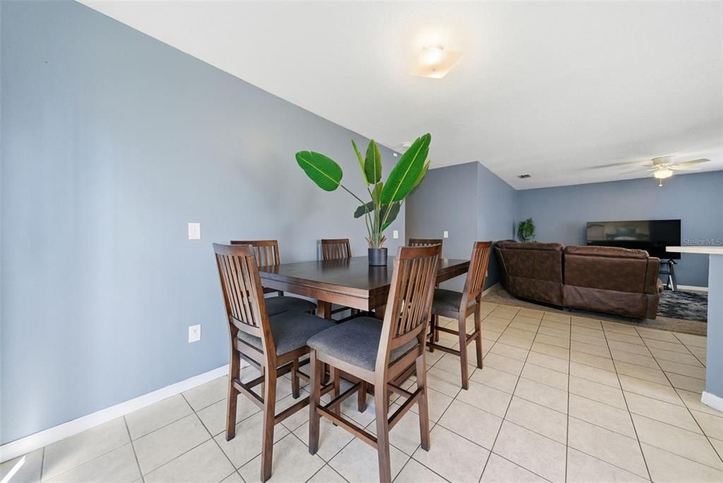 待售: $294,000 (3 贝兹, 2 浴室, 1188 平方英尺)