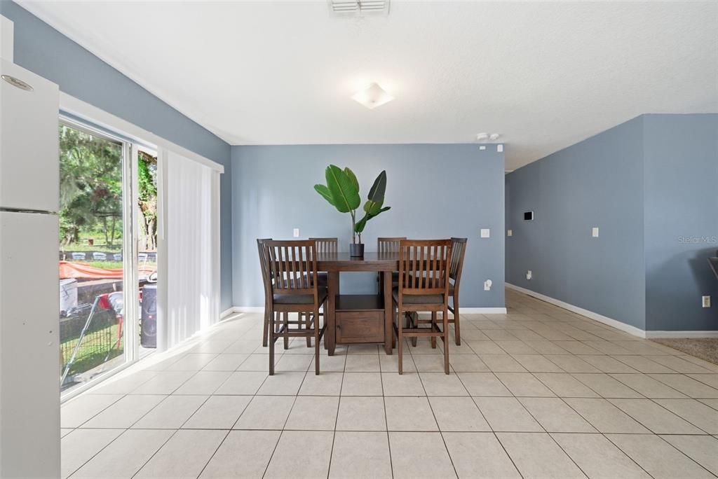 待售: $294,000 (3 贝兹, 2 浴室, 1188 平方英尺)