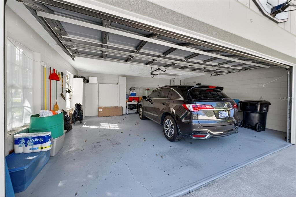 合同活跃: $749,999 (4 贝兹, 2 浴室, 2282 平方英尺)