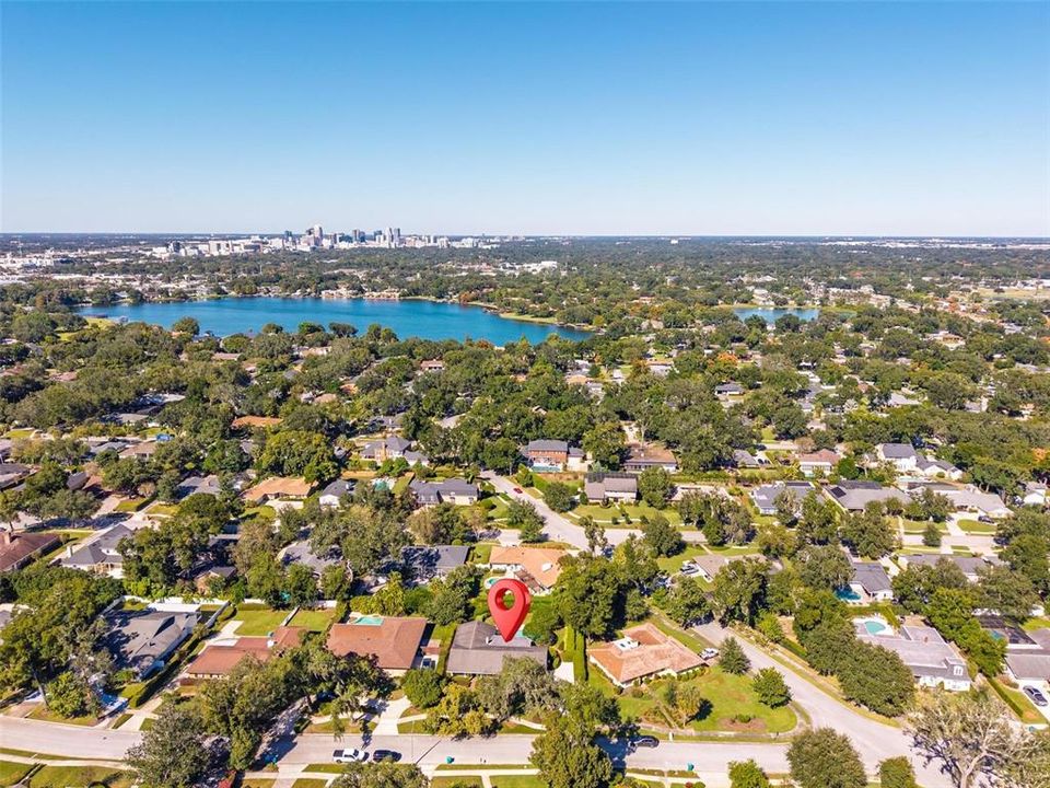 合同活跃: $749,999 (4 贝兹, 2 浴室, 2282 平方英尺)