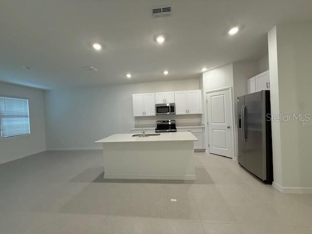 For Rent: $2,100 (3 beds, 2 baths, 1597 Square Feet)