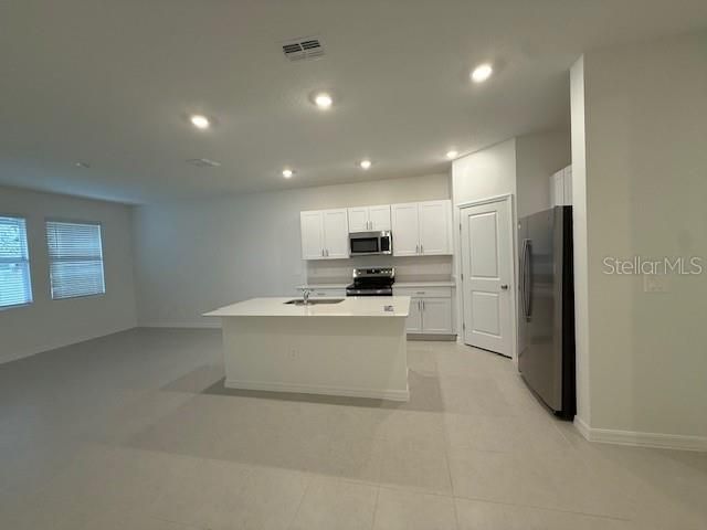 For Rent: $2,100 (3 beds, 2 baths, 1597 Square Feet)