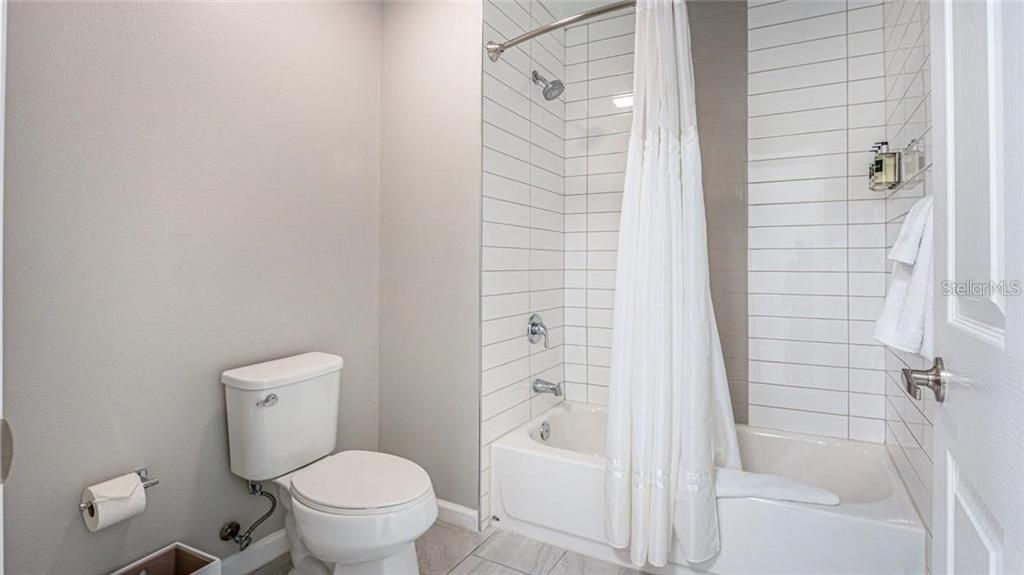 En Venta: $213,900 (2 camas, 2 baños, 1265 Pies cuadrados)