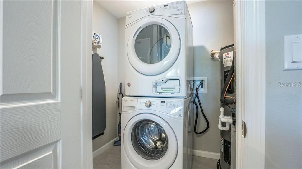 En Venta: $213,900 (2 camas, 2 baños, 1265 Pies cuadrados)