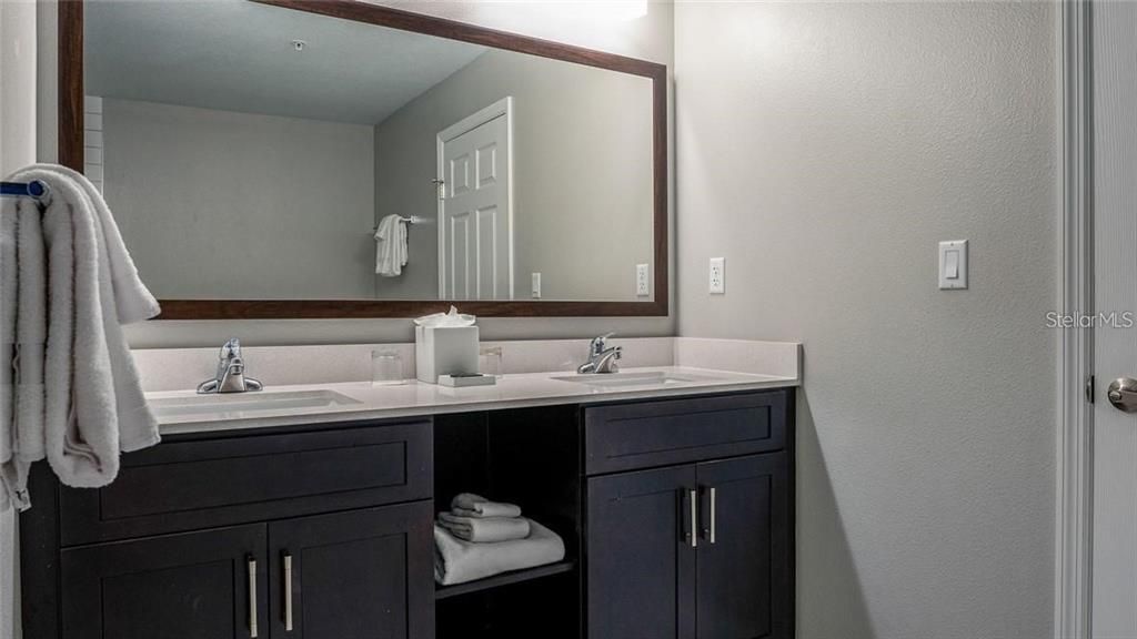 En Venta: $213,900 (2 camas, 2 baños, 1265 Pies cuadrados)