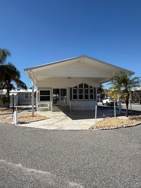 Active With Contract: $119,900 (1 beds, 1 baths, 782 Square Feet)