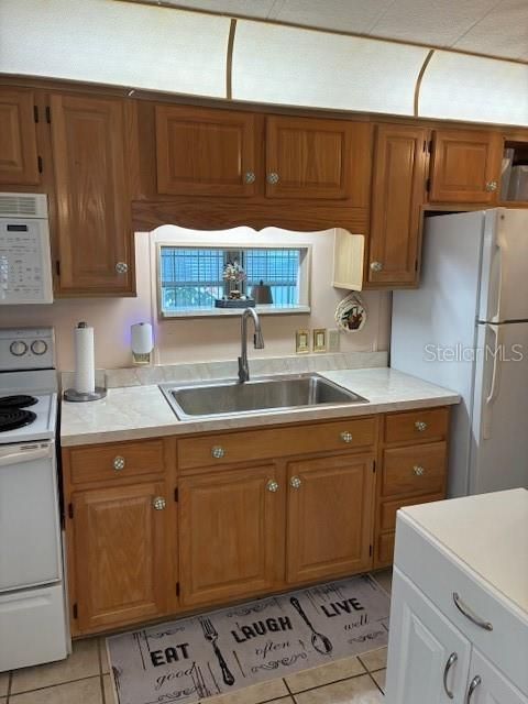 Active With Contract: $119,900 (1 beds, 1 baths, 782 Square Feet)